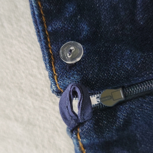 🌼 NWT!! BRANDY MELVILLE DARK WASH DENIM CARA SKIRT SLIT CUTE STURDY - Picture 6 of 8